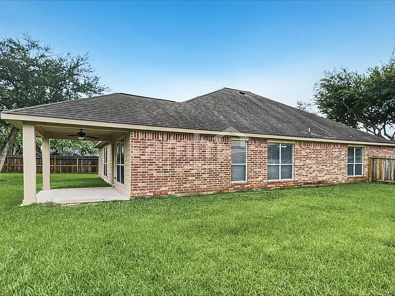2918 Meridian Bay Ln — Photo 17