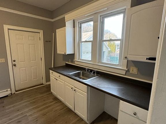 4th image of 12 Orange St APT 3