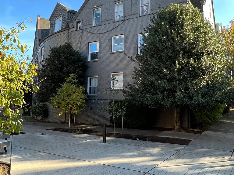 Shannon Apartments — Photo 25
