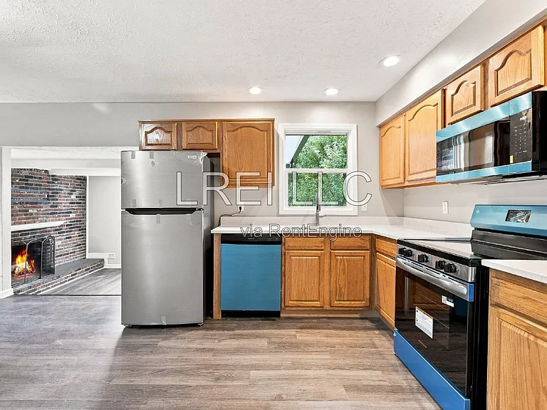 9410 Michael Edward Dr — Photo 10