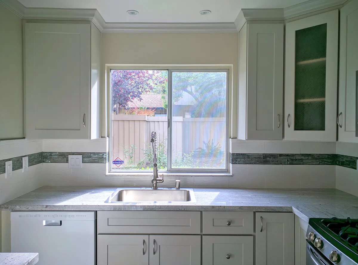 Building Photo - 1566 Capri Dr
