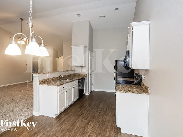 1828 Allegheny Dr — Photo 6
