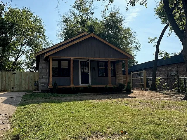 2 bed, 1200 sqft, $1,300 — Photo 1