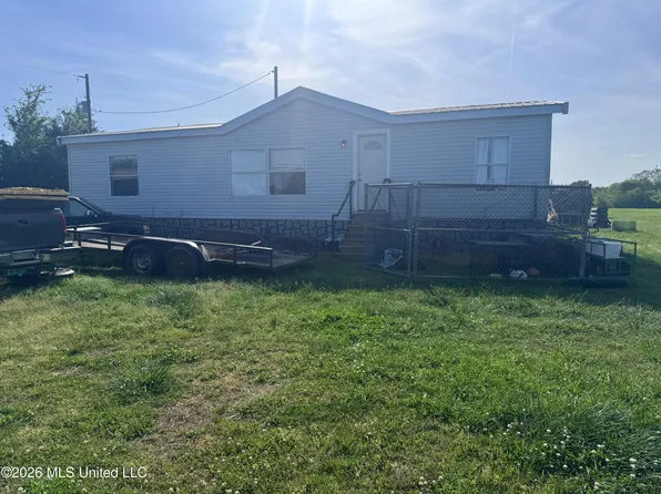 1627 Clear Creek Rd, Lamar, MS 38642