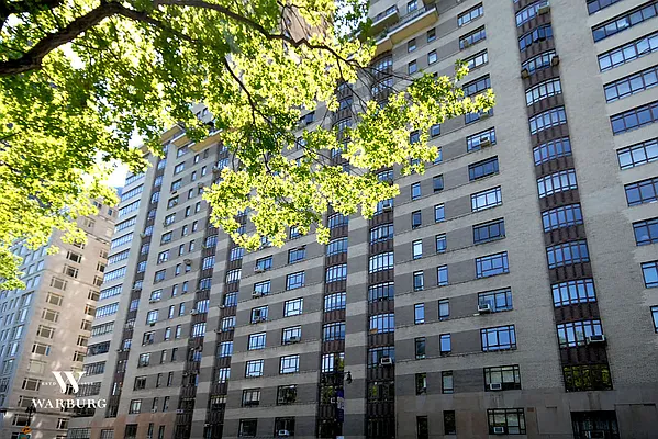 Rented by Warburg | media 8