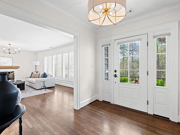 3rd image of 32 Heather Way