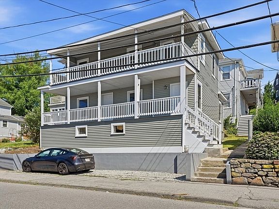 3rd image of 26 Bay St #2