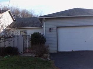 2715 Breckenridge Dr, Brighton, MI 48114