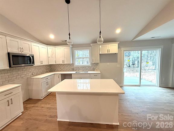 4th image of 2338 Neill Rd