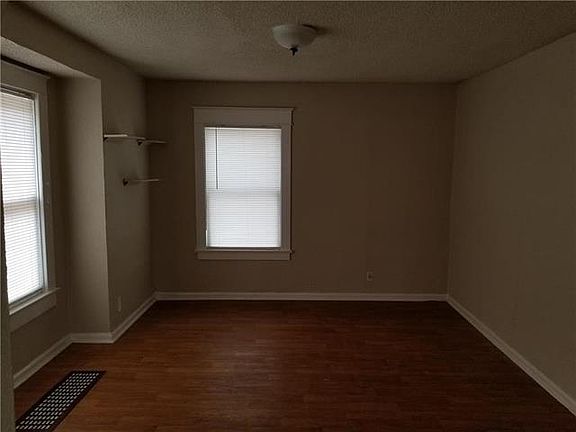 3rd image of 316 N Elmwood Ave