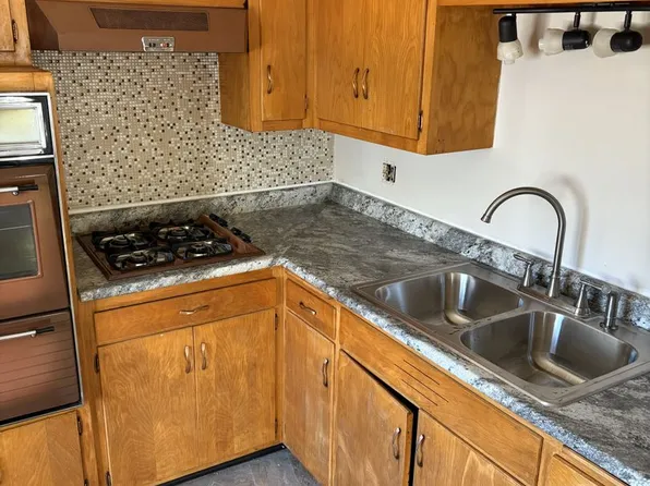 Elmore, 1095 Elmore St, Green Bay, WI 54303