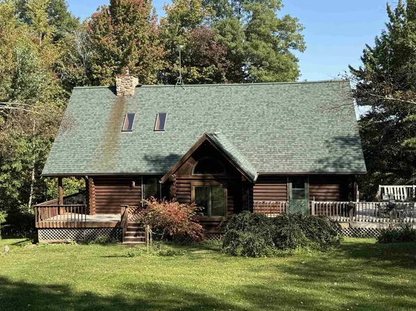 E9205 Highway 136, North Freedom, WI 53951