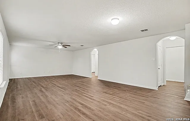 4 bed, 2.0 bath, 1769 sqft, $1,800 — Photo 3