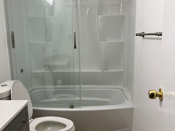 Bath Room with Curved Tub