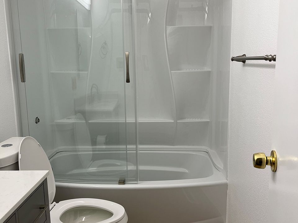 Bath Room with Curved Tub