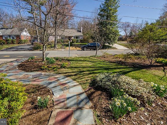 4th image of 603 Langston Ln