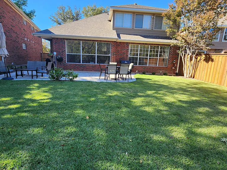 929 Parker Dr — Photo 6