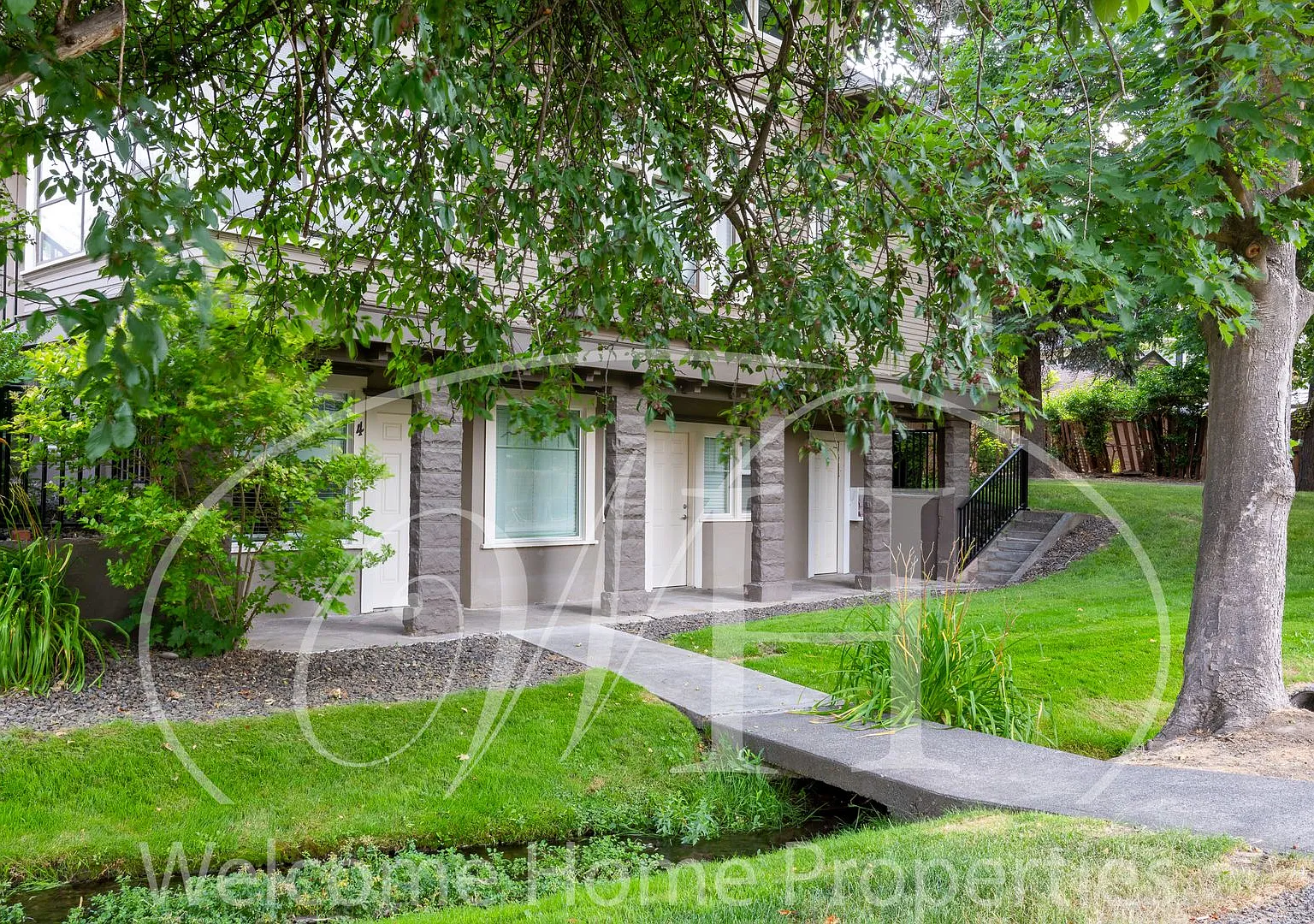 916 Penrose — Photo 3