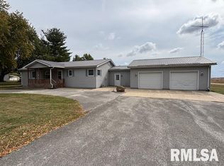 309 W Myrtle St, Modesto, IL 62667