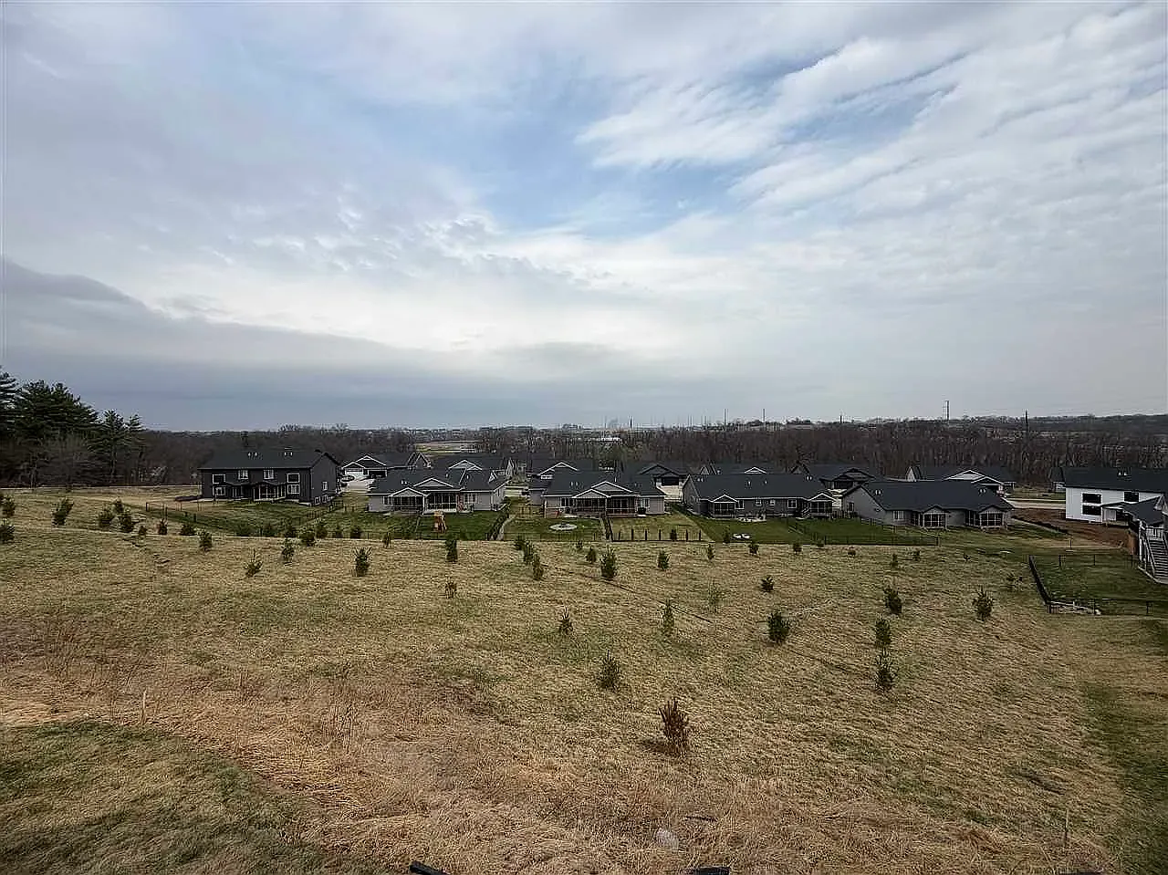 4 bed, 2476 sqft, $4,500 — Photo 4