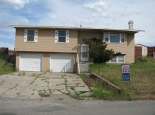 102 S 5th St, Hanna, WY 82327