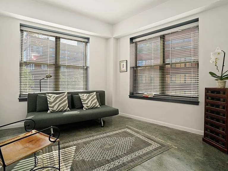 1166 Washington St #303 — Photo 5