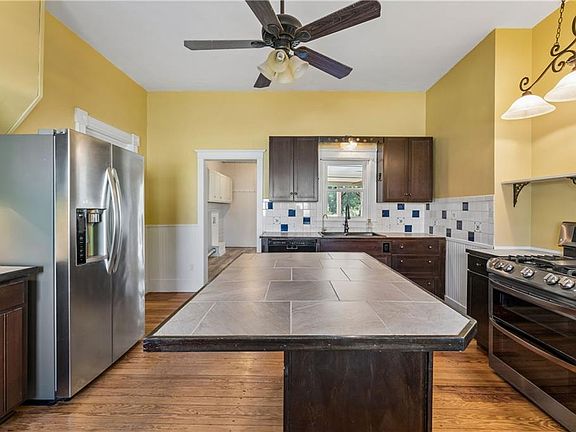5th image of 1619 State St