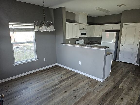 5th image of 520 E Verbina St