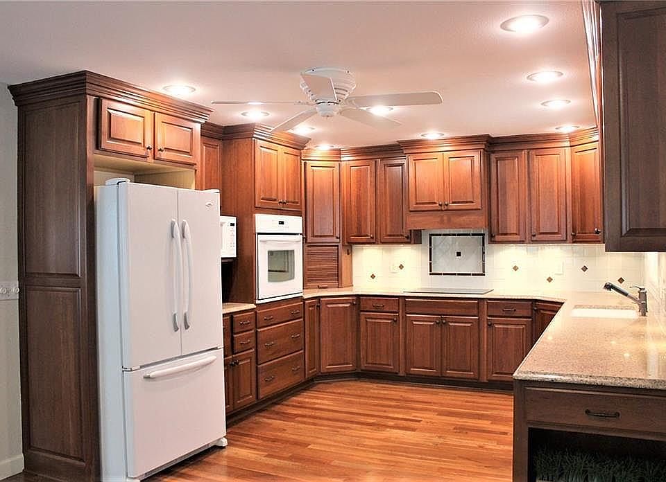 2nd image of 1 Joanie Ln