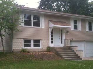20113 S Greenfield Ln, Frankfort, IL 60423