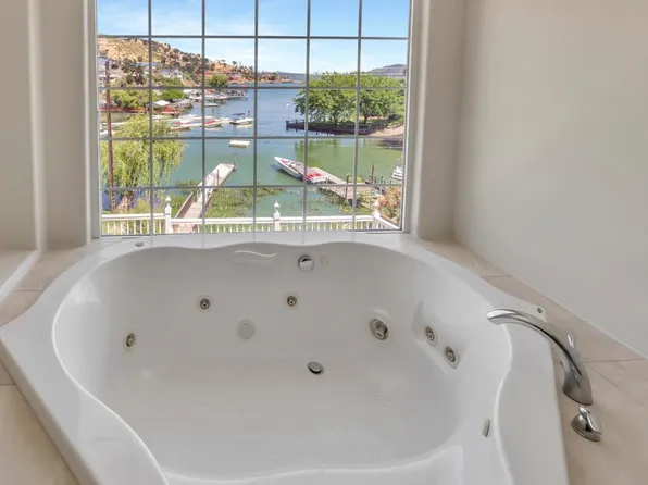 3848 Mariposa Dr, Clearlake Park, CA 95424