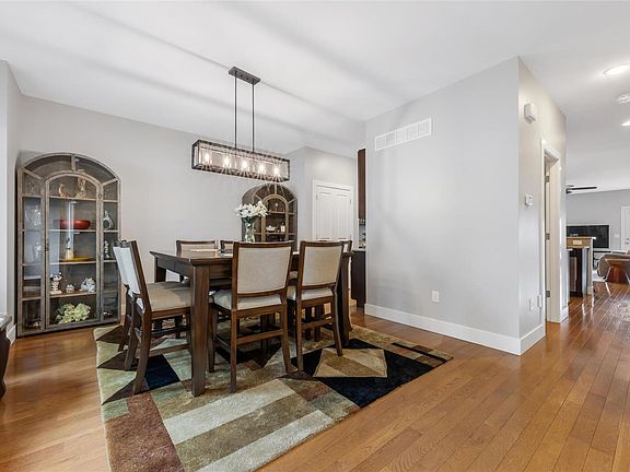 5th image of 5376 Magnolia Ave