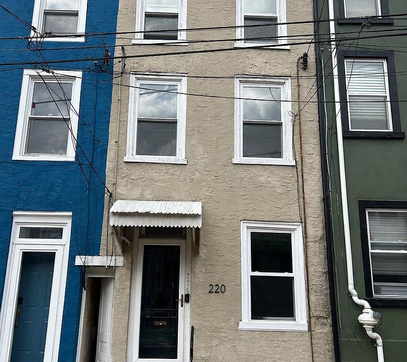 1st image of 220 Baldwin St