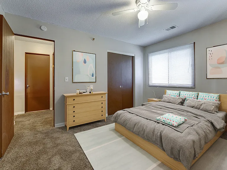 Nevada Apartments — Photo 2
