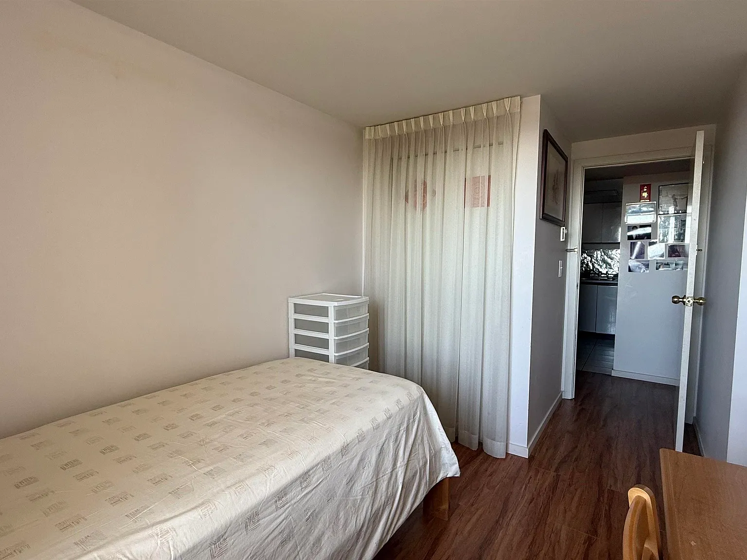 1 bed, 965 sqft, $1,000 — Photo 3