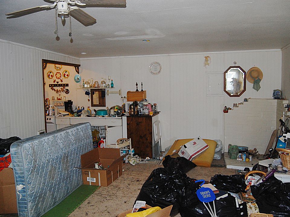1st image of 809 Dory Ct NE