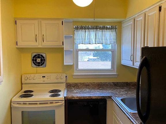 2nd image of 100 Pierson Miller Dr APT D13