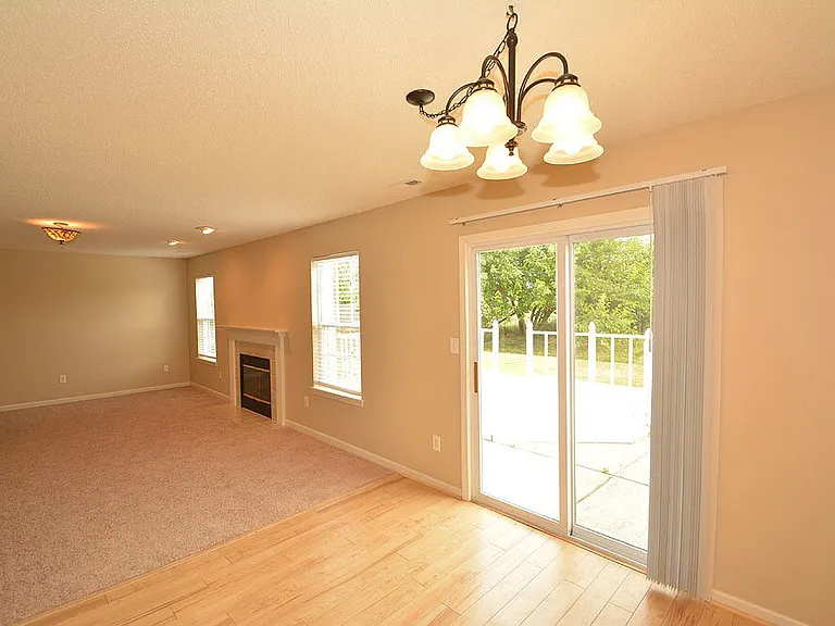 11960 Locus Ln — Photo 7
