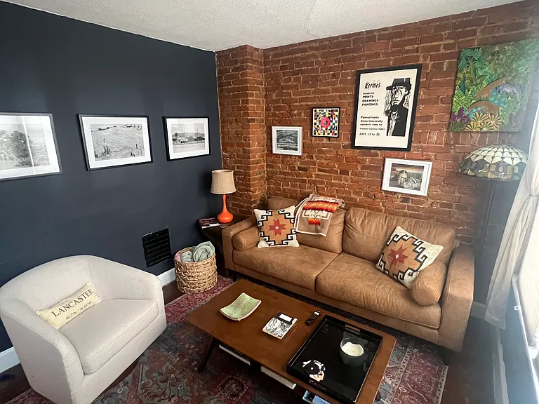 409 N Cherry St — Photo 2