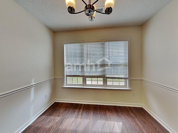4th image of 5410 Bridgegate Dr