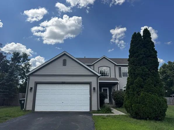 223 Paradise Pkwy, Oswego, IL 60543
