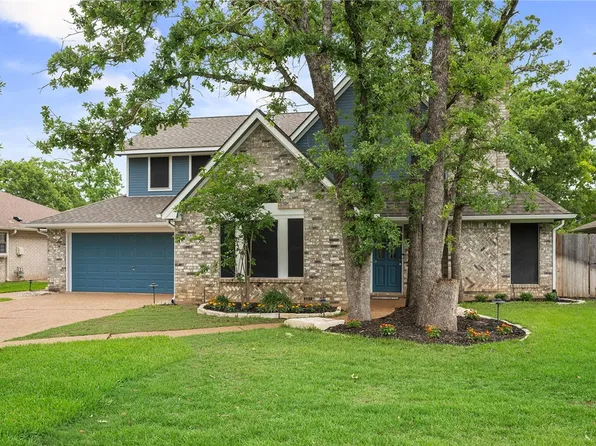 9203 Shadowcrest Dr, College Station, TX 77845