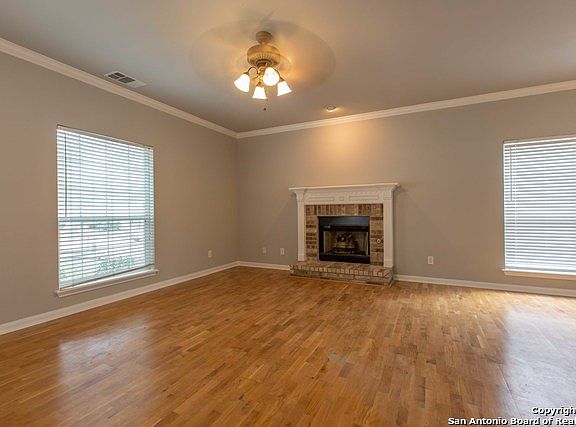 4th image of 8634 Willow Glen Dr