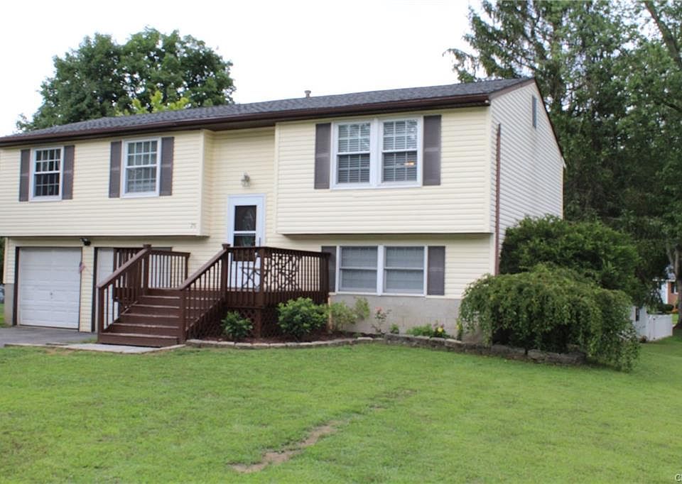 1st image of 26 Carousel Ln
