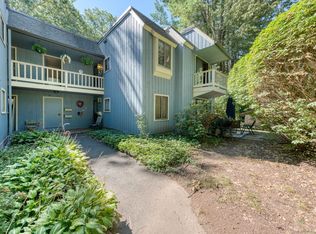 18 Coach Dr UNIT 18, Southington, CT 06489