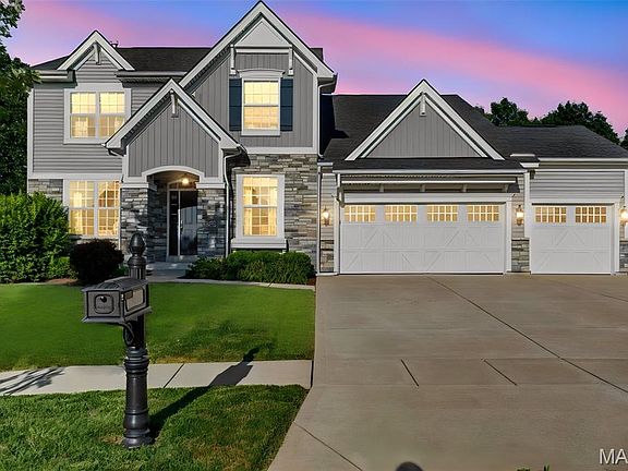 2nd image of 222 Grayleaf Ct