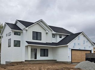 616 Cedar Bend Dr, Solon, IA 52333