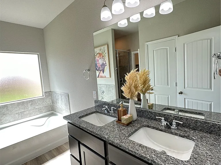 1119 Patriot Dr — Photo 16