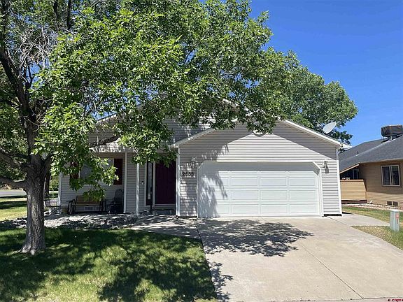 2nd image of 2655 Arbor Way