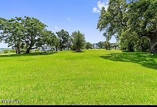 2nd image of 221 Bayview Ave Lot 9